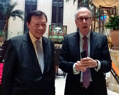Dr Walter Kwok Ping-sheung and Professor Stephen Roach